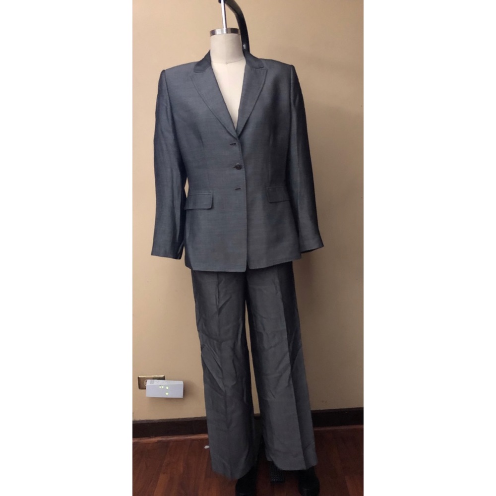 Grey Tahari Size 8 Suit Set
